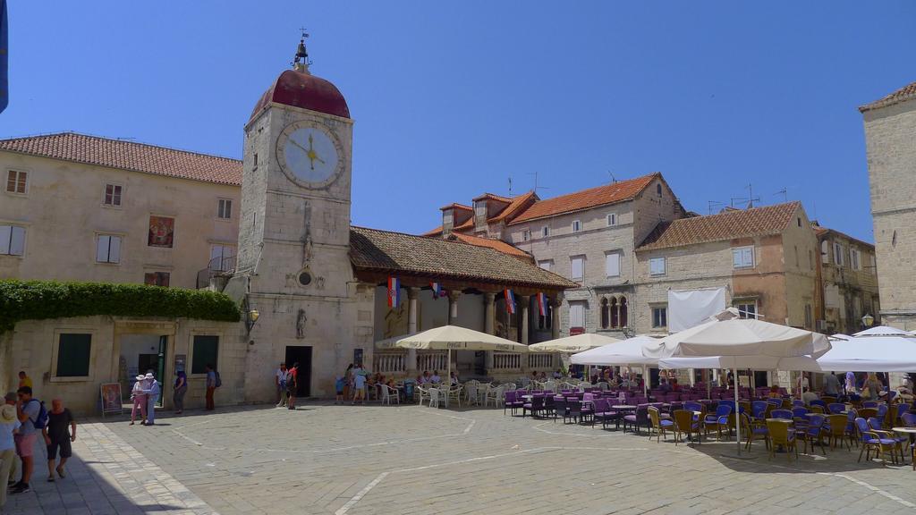 Apartments Vukman Trogir Eksteriør billede