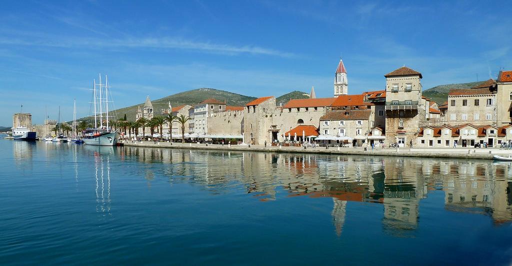 Apartments Vukman Trogir Eksteriør billede